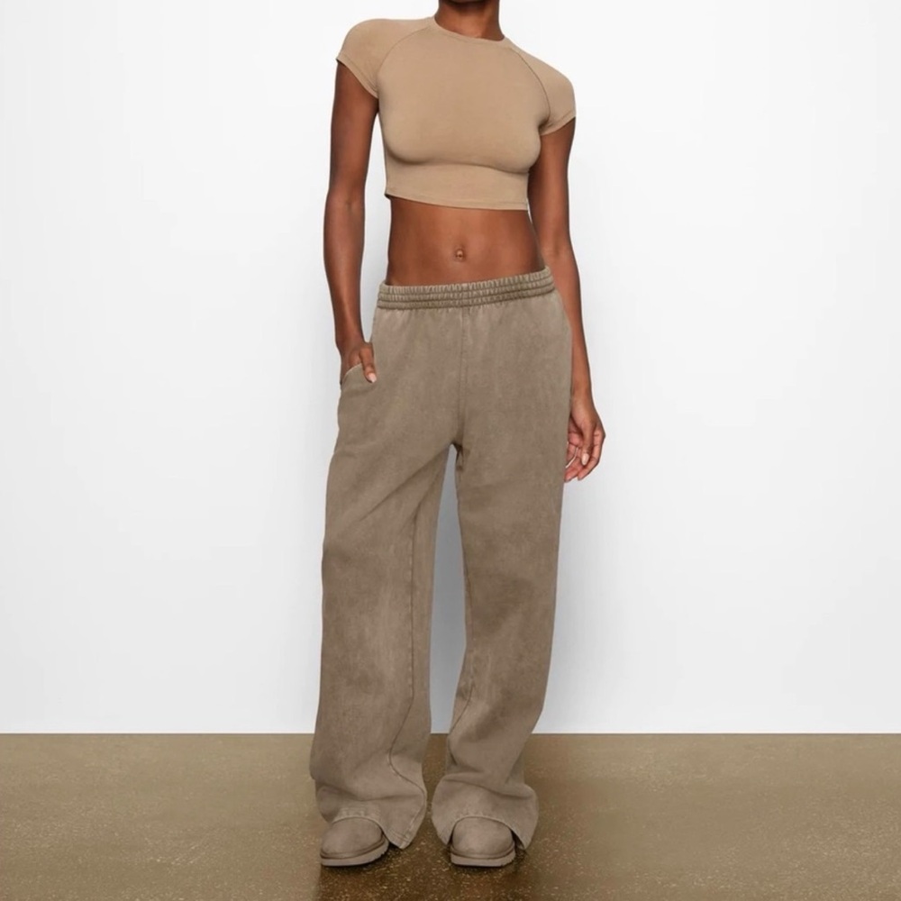 SKIMS Boyfriend Fleece Wide Leg High Rise Sweatpants in Desert Womens Size XL